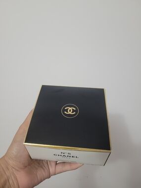 New Authentic CHANEL N°5               "The Loose Powder" 145 g.